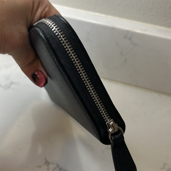 NWT Burberry Black Elmore Leather Zip Around Wallet - Picture 8 of 14